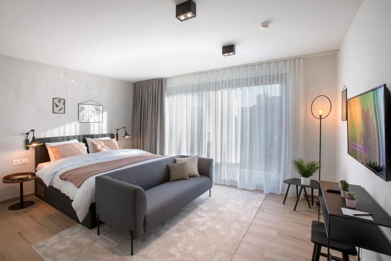 אנטוורפן Qstay Good Living Apartments מלון